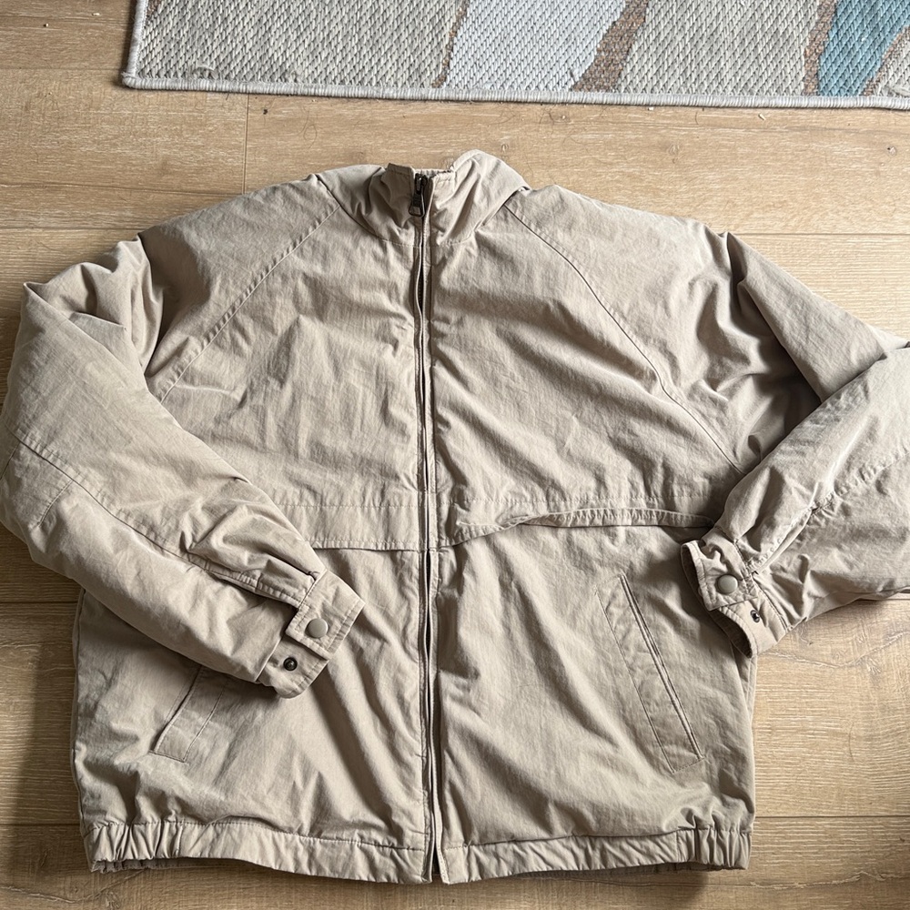 Dockers Tan Jacket with Black Fleece Interior
Large zipper pockets